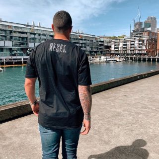 Exploring Sydney on a sunny day ☀️ in the RESET Tee in Black 
⠀⠀⠀⠀⠀⠀⠀⠀⠀
@lukeburgess87
⠀⠀⠀⠀⠀⠀⠀⠀⠀
.
.
.
 #mensclothing #mensfashion #mensstyle #basics #essentials #streetwear #mensstreetwear #4blabel #burgessbrothers #loungewear #wardrobeessentials #wardrobestaples #menswear #streetstyle #ootd #instastyle